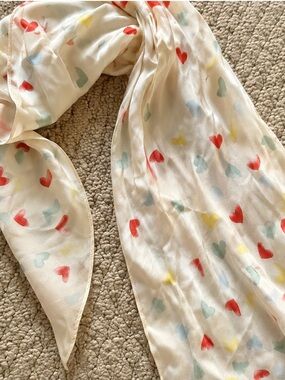 Echo Heart Pattern Silk Scarf